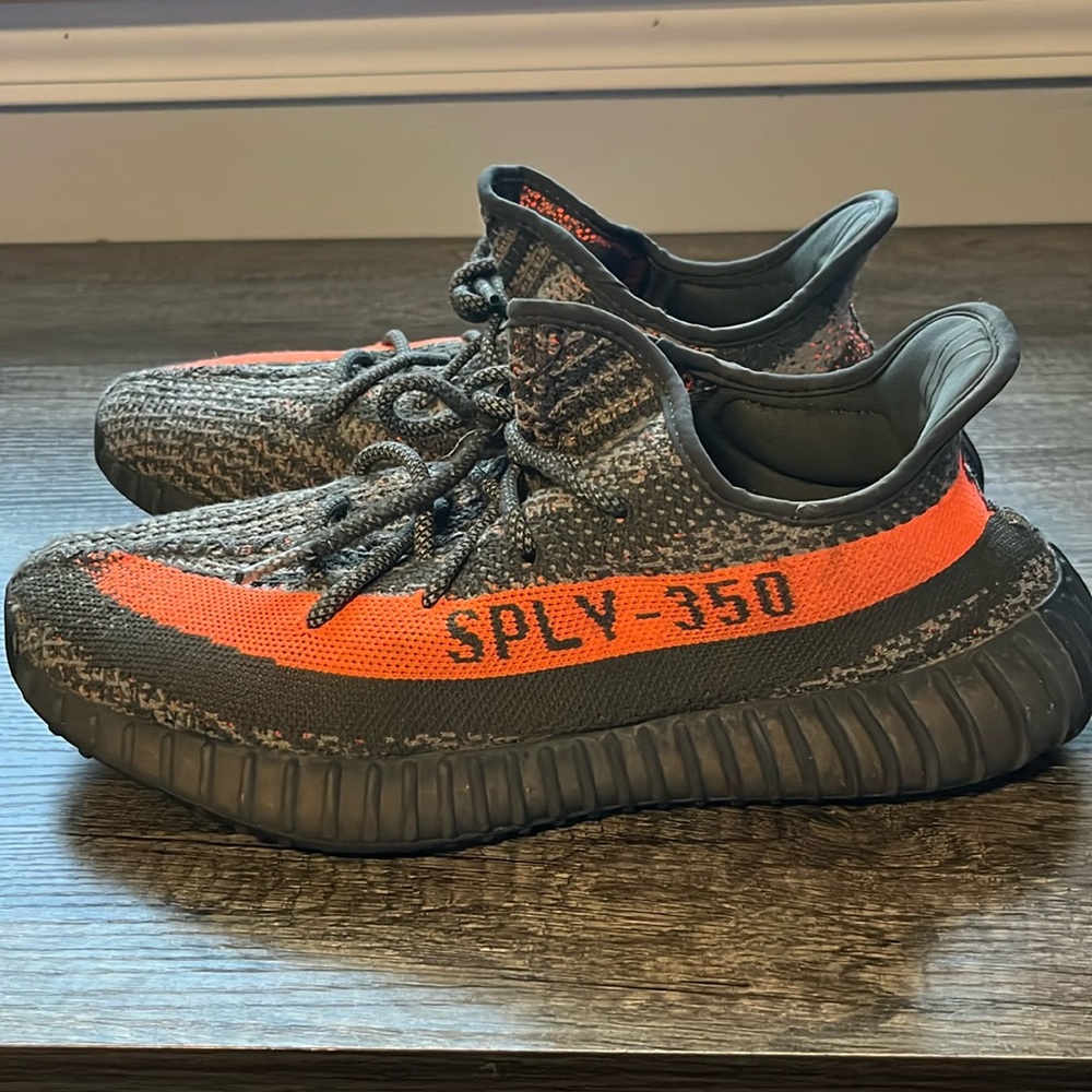 Yeezy Boost 350 V2 size 10